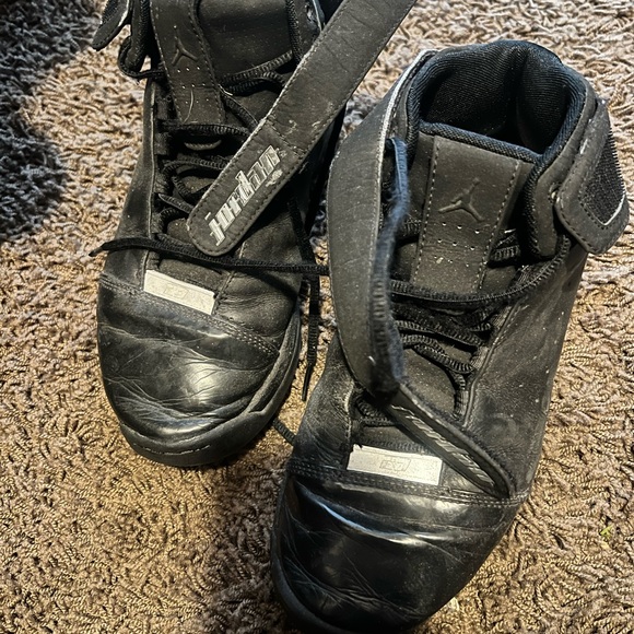 Air Jordan basketball shoes - Picture 2 of 6